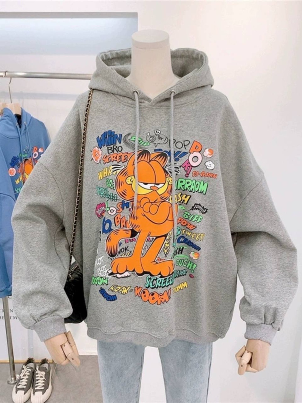 Grey Hoodie with Garfield Graphic size Xlarge
